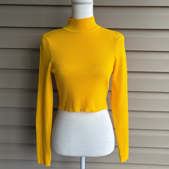 Divided Tops - •H&M Divided• Mock Neck Cropped Top - Size Medium